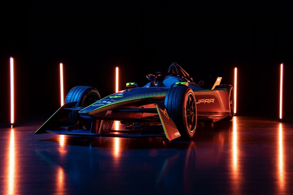 CUPRA-further-strengthens-its-commitment-to-electric-motorsport-as-it-joins-ABT-to-compete-in-Formula-E_05_HQ